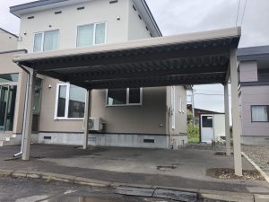 アルミカーポートに似た色にてご提案！　